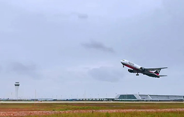 鄂州花湖机场正式投运，中交二航局助力湖北国际物流核心枢纽建设再提速