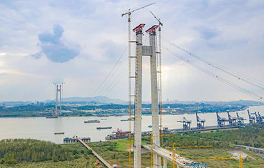 【大国工程】国内最大跨！南京仙新路过江通道工程北引桥合龙