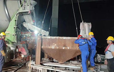 中江高速改扩建S4标36号防撞墩首根桩基顺利浇筑完成