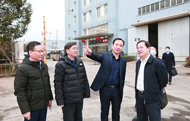 聚焦桩工小切口，自主研发新突破——市政协副主席陈仲朝走访调研走入易通